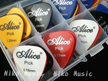 30pcs Acoustic Electric Guitar Picks Plectrums + 1 Plastic Picks Box Case Free Shipping