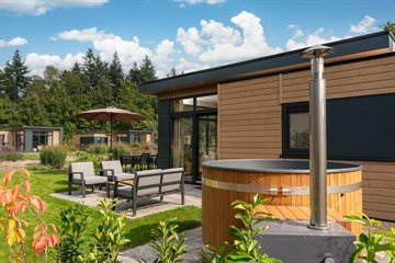 Cannenburch met Hottub - 4 personen