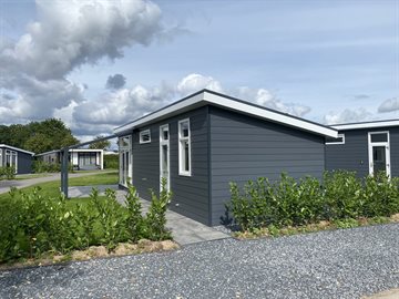 Moderne 4 persoons Lodge op vakantiepark de Rhederlaagse Meren